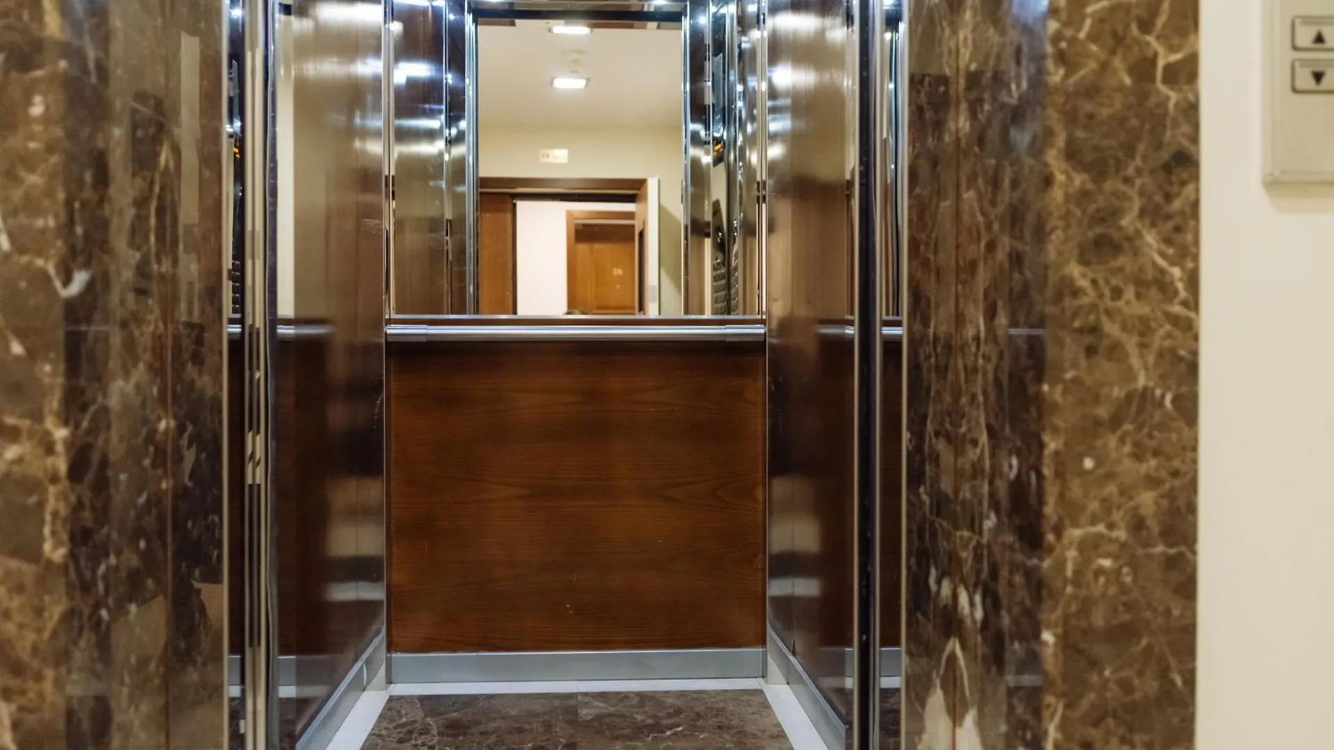 Monte Carlo Visage Apartment Bucharest
